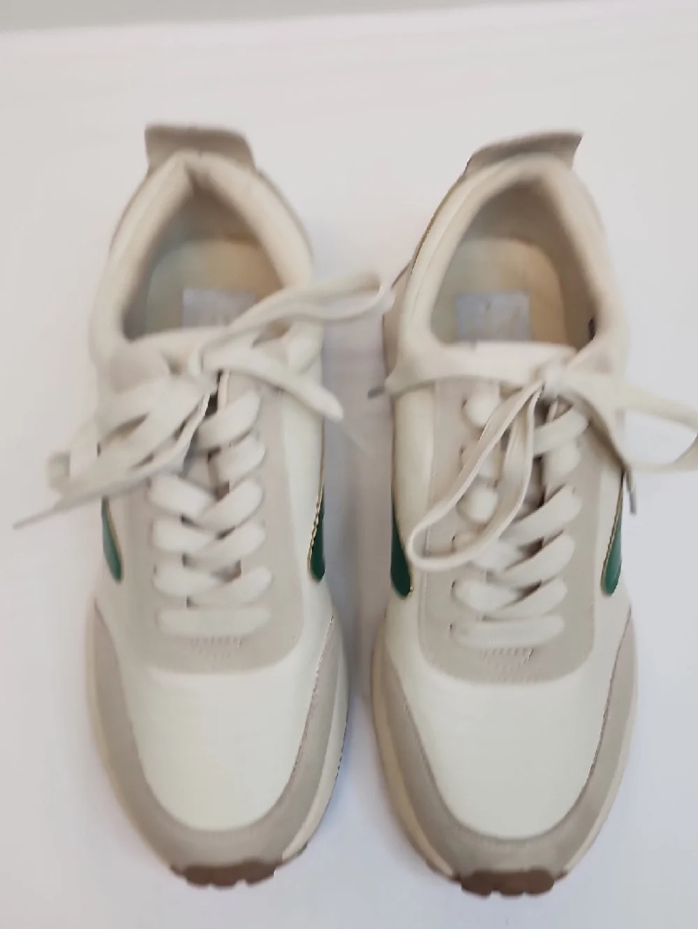 Dolce Vita Cream Beige Sneakers Green Stripe Lace Up Size 8.5